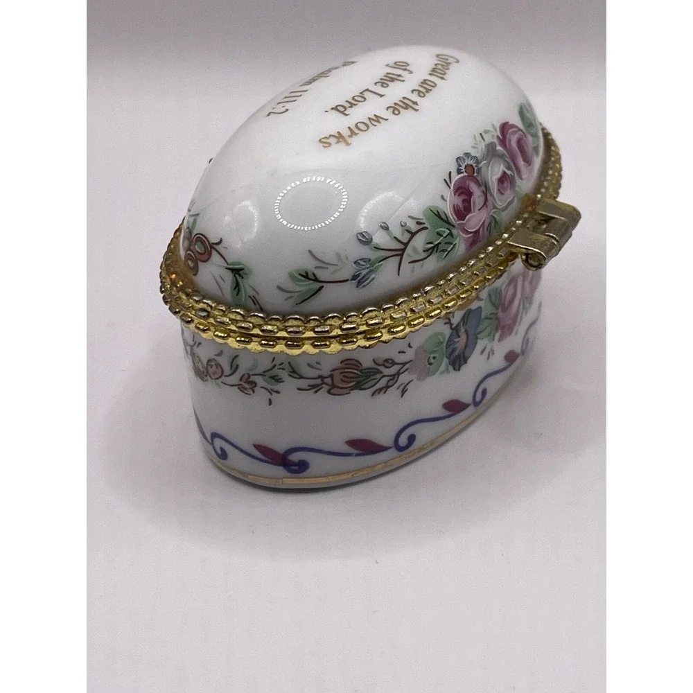 Box Lot of 2 Vintage Porcelain‎ Top Painted Hinged Trinket Pill Boxes Stash Box